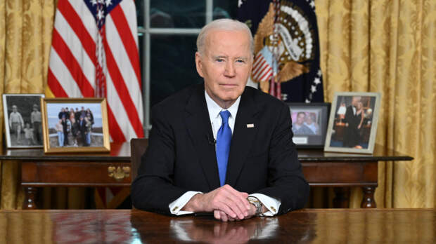 Ужинает с геями* и молчит: чем занимается Джо Байден на пенсии