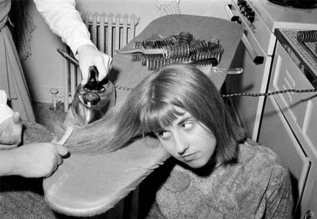 А волосы в 60-х укладывали с помощью обычного утюга