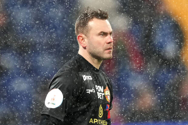 Экс-футболист ЦСКА Пономарев: Акинфееву пора завершить карьеру