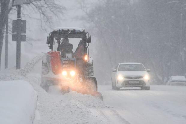 Shot: в РФ водителей хотят перестать штрафовать за нарушение разметки в снегопад