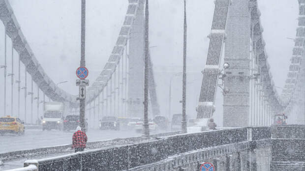 Москва под прицелом циклона: Роскосмос показал угрожающие кадры из космоса