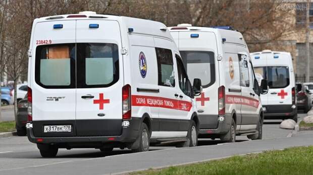 На стимулирующие выплаты медикам за борьбу с COVID-19 в РФ выделили 41,8 млрд рублей item.title