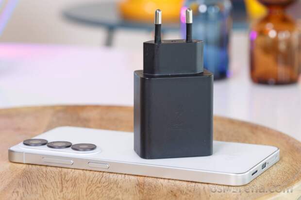 Pixel 10 Pro XL проиграл Galaxy S26 по автономности, хотя батарея у Google‑смартфона на ~1000 мА·ч больше