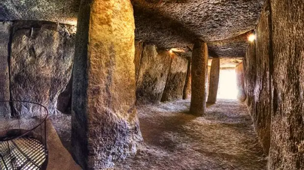 Загадочный погребальный комплекс. /Фото: 2hispania.ru