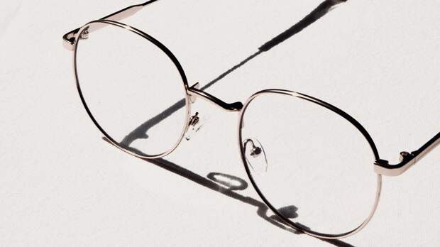 Как почистить очки до идеальной прозрачности: простой способ с мылом, который знают не все