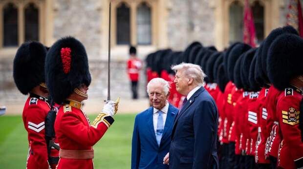 Чтец по губам расшифровал фразу Трампа Карлу III: "Без Путина никак"