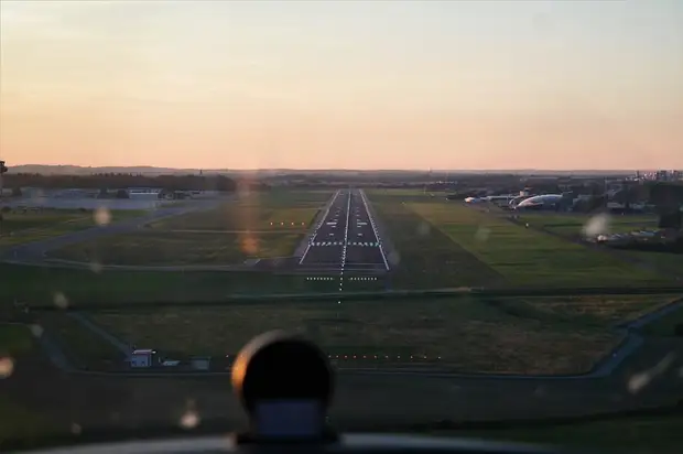 Самолет экстренно сел в Пулково после сообщения о минировании