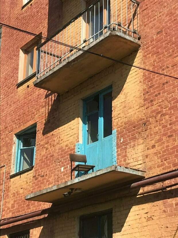 Шедевры самостроя: 16 уж очень странных балконов с изюминкой
