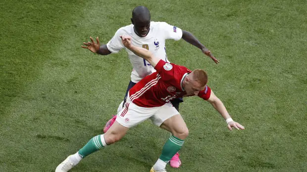 Футболист сборной Венгрии Кляйнхайслер признан лучшим игроком матча с Францией