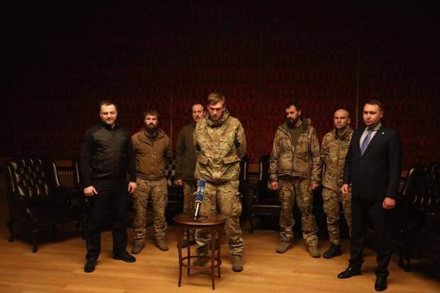 Обменянные на Медвечука командиры Азова* будут находиться в Турции до конца спецоперации