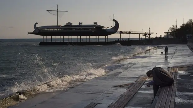 В Крыму ослабили связанные с COVID-19 ограничительные меры