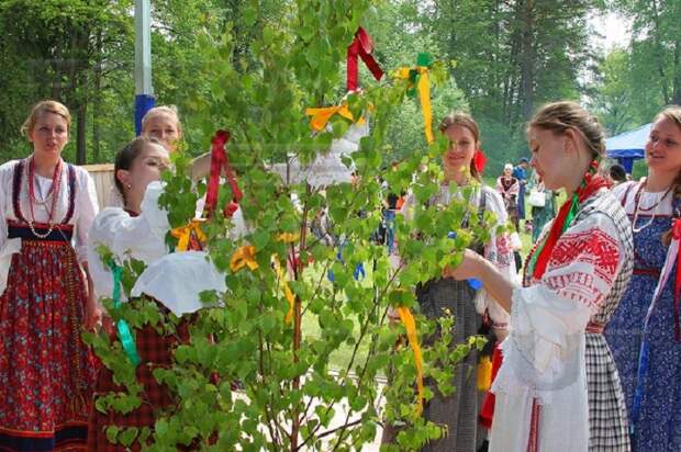 16 июня 2019 года - праздник Троицы: традиции, обычаи, обряды, запреты и народные приметы
