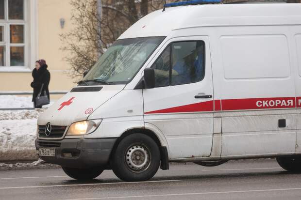 Пять детей пострадали при падении снега с крыши в Нижнем Новгороде