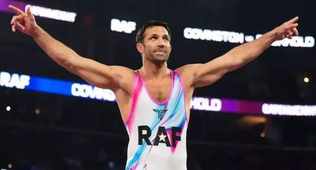 Люк Рокхолд собрался на чемпионат по пощечинам