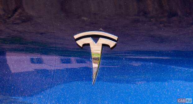 Непроданные модели Tesla переполнили места на складах