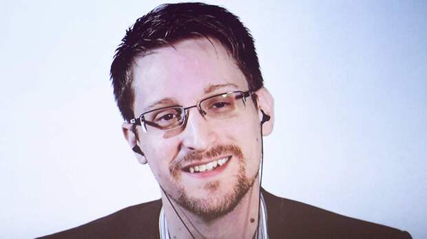Сноуден указал на желание государств и корпораций взять под контроль ИИ