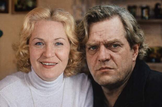 «На сцене – герой, в жизни – ведомый»: 42 года метаний Леонида Маркова, актера с «магическим голосом», между «бракованными женами» и несбывшейся мечтой о сыне