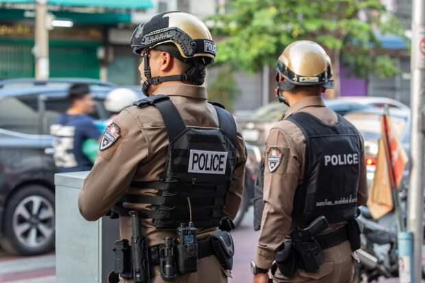 Голый турист вывалился из окна седьмого этажа отеля в Таиланде и выжил