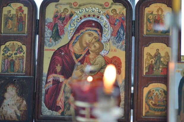Икона – не украшение: эксперт рассказал, как разместить святые образа в доме
