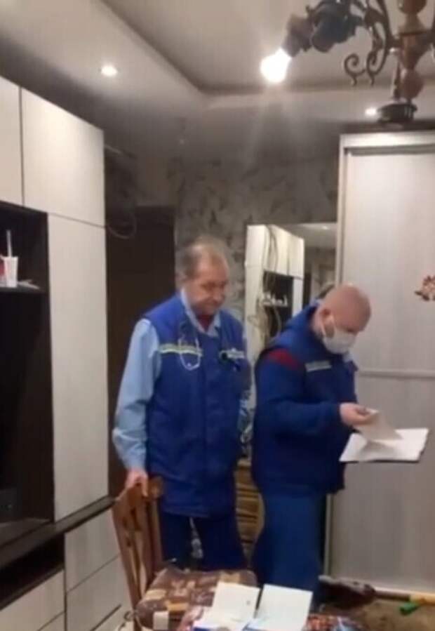 Яжемать набросилась на сотрудников скорой и огребла в соцсетях Яжемать набросилась на сотрудников скорой и огребла в соцсетях