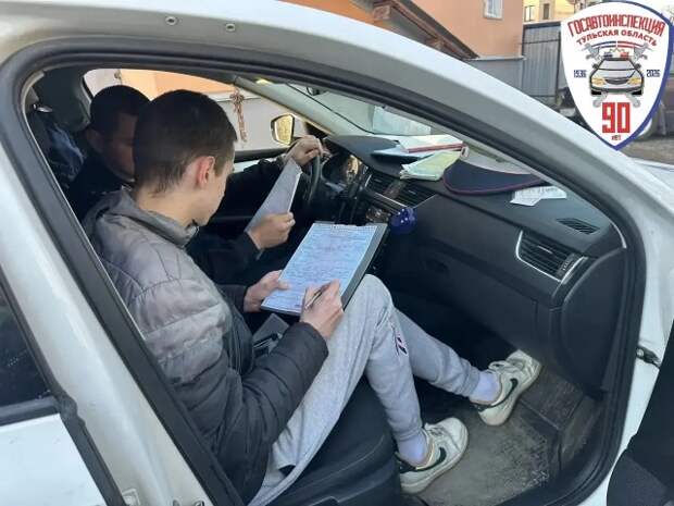 На лихача у ТРЦ "Макси" в Туле составили четыре протокола за нарушения ПДД