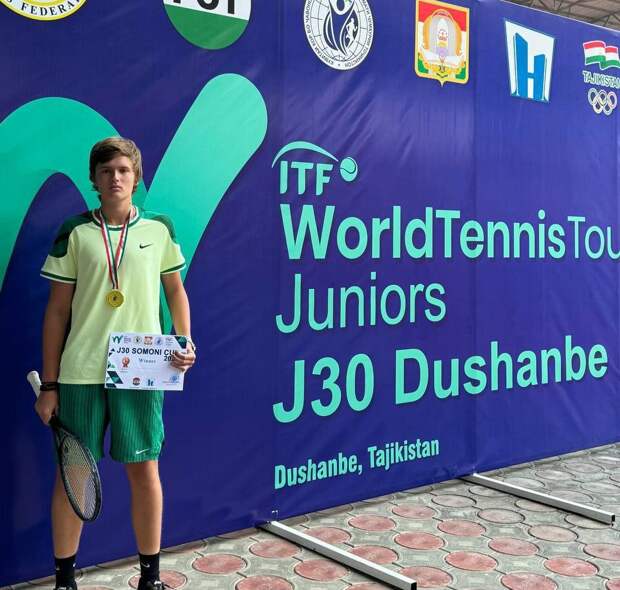 Симферопольский теннисист выиграл два турнира в Душанбе