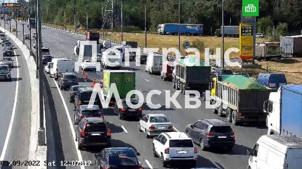 Движение сильно затруднено на МКАД в сторону СВХ из-за аварии