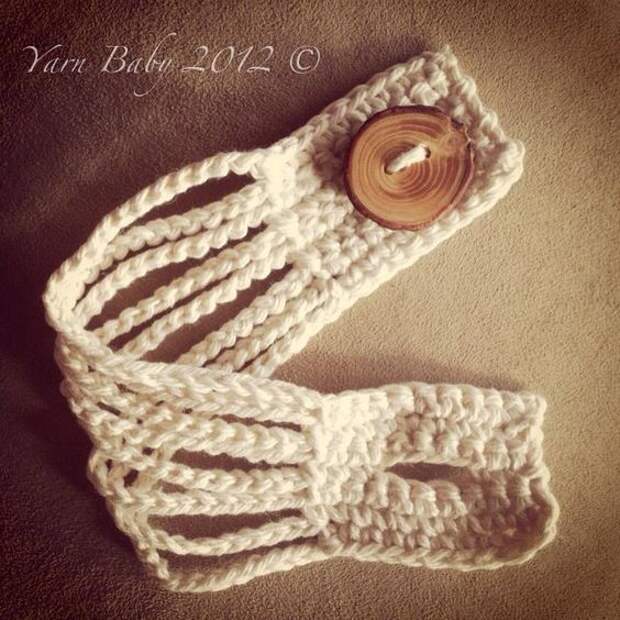 The Camden Cuff: Knit bracelet.: 