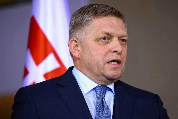 Глава Минобороны Словакии Калиняк: Фицо перенес новую операцию