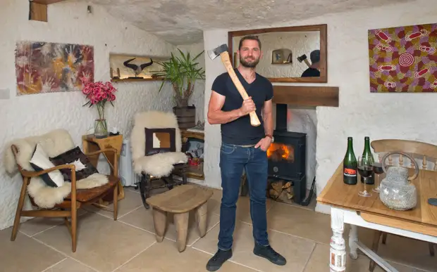 https://www.telegraph.co.uk/content/dam/interiors/2016/08/19/105496041_angelo-mastropietro-INTERIORS_trans_NvBQzQNjv4BqaRL1kC4G7DT9ZsZm6Pe3PSW0qTysEG4yZuBUdXGakjA.jpg?imwidth=1400