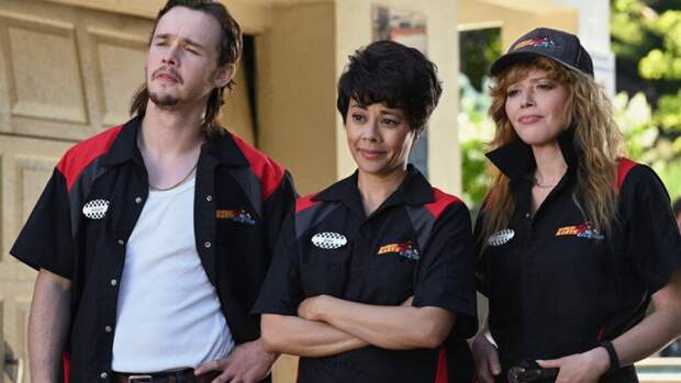 Jack Alcott as Randy, Angel Desai as Jean, Natasha Lyonne as Charlie Cale