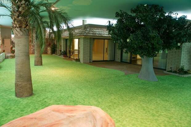 5000-sq-ft-cold-war-bunker-underneath-suburban-house-in-las-vegas-2