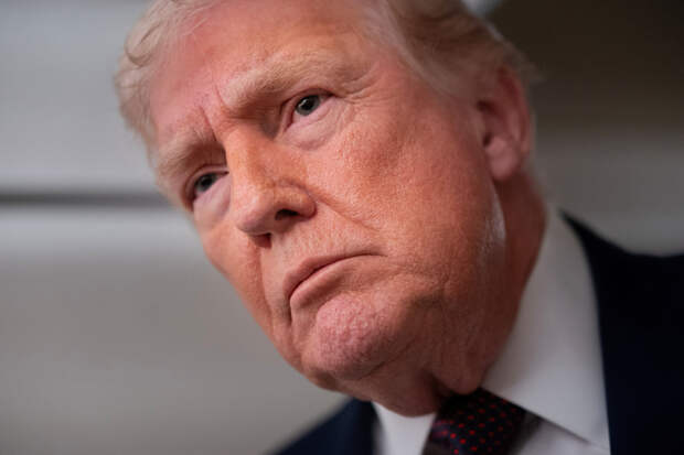 Трамп ввел пошлины против сотрудничающих с Ираном стран