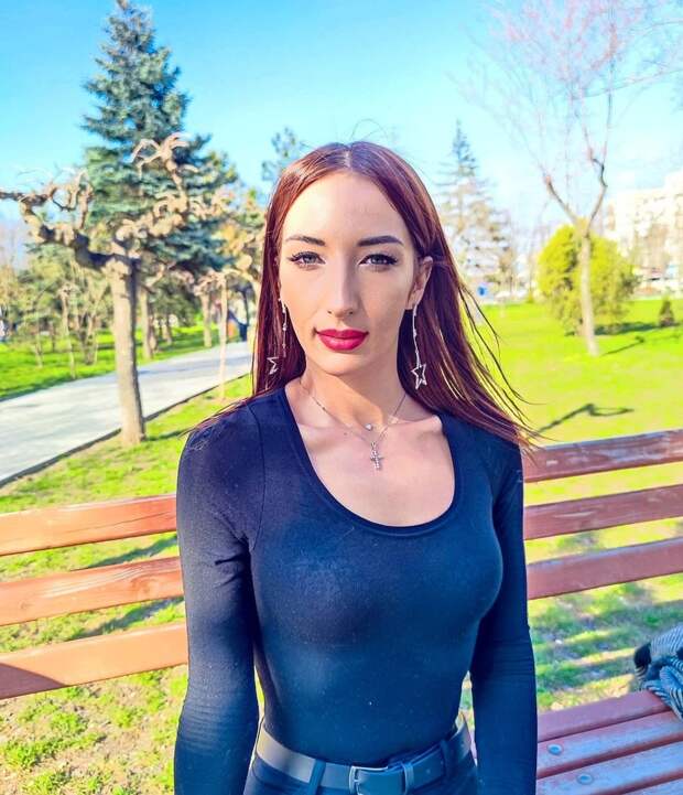 «Я съедала по 3-4 пирожных за раз, в моей семье это поощрялось»: как я к 25 годам похудела на 40 кг