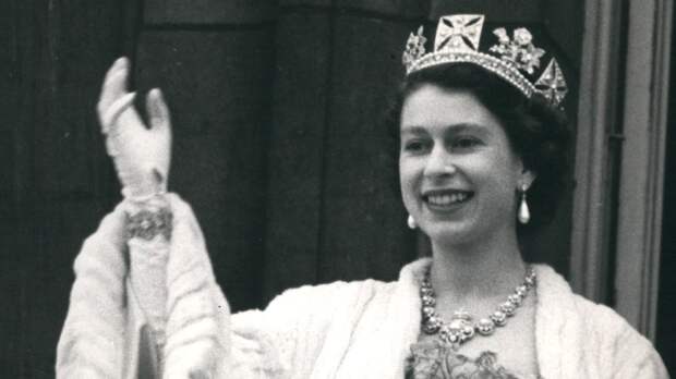Королева Елизавета II не простила Меган Маркл перед смертью