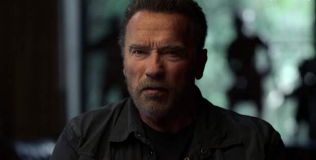 Арнольда Шварценеггера удивила постельная сцена с его сыном в «Белом лотосе»