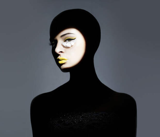creative-hard-shadow-photography-83-57e2721aa5acb__700