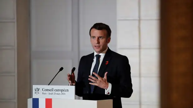 В Кремле прокомментировали заявление Макрона о «войне» из-за вакцин