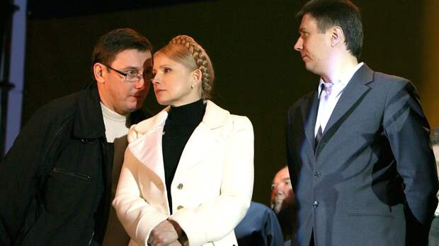 Тимошенко предупреждает о тысячах зеленых человечков в Киеве