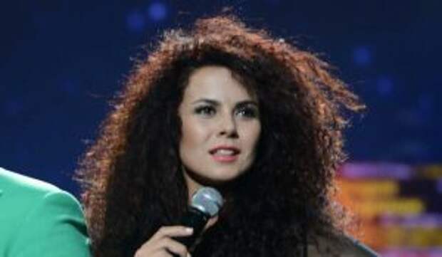 Раздвинувшая ноги Каменских всполошила народ