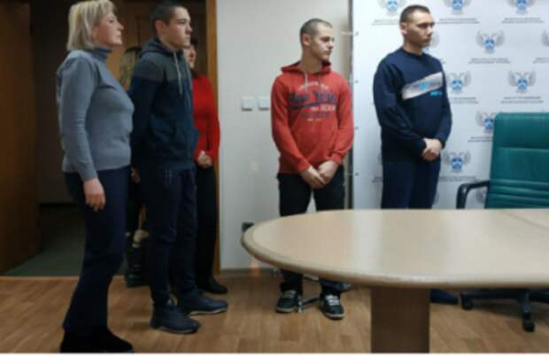 Глава ДНР помиловал подростков-диверсантов
