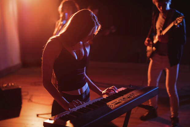 "Я люблю Мухаммеда": певица оскандалилась песней, унижающей русских мужчин