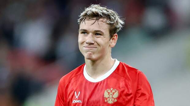 Португальский агент: «ПСЖ» действительно интересовался полузащитником «Локомотива» Батраковым»