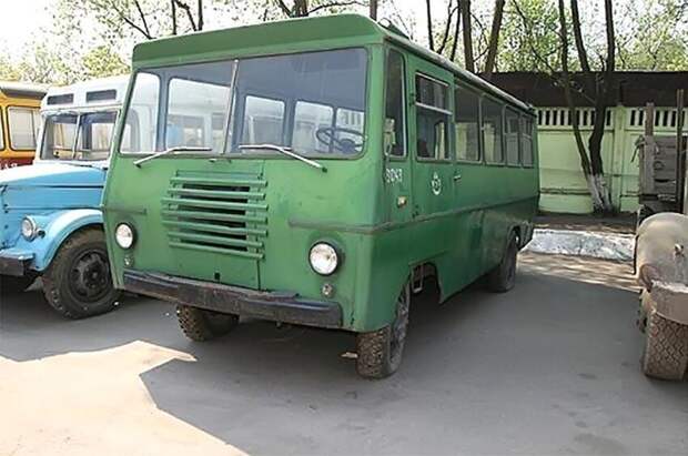 Советские автобусы Уралец-66