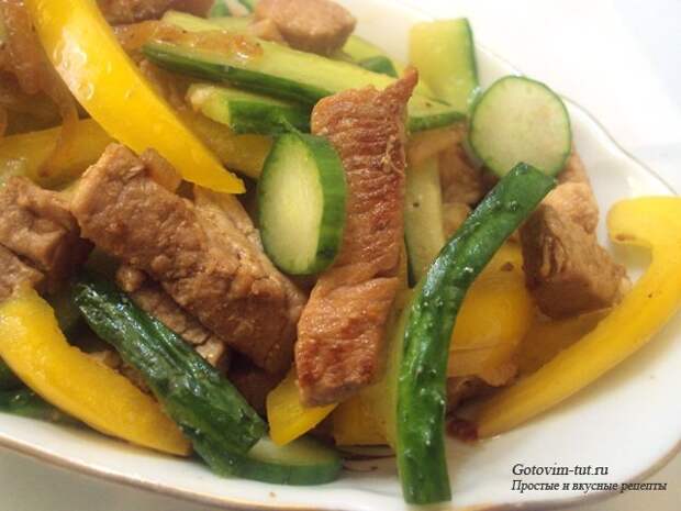 Корейский салат с мясом и огурцами Корейский салат с мясом и огурцами