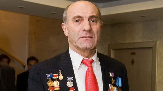 Герой РФ Толбоев рассказал, почему летчики не смогли увести самолет от Ейска