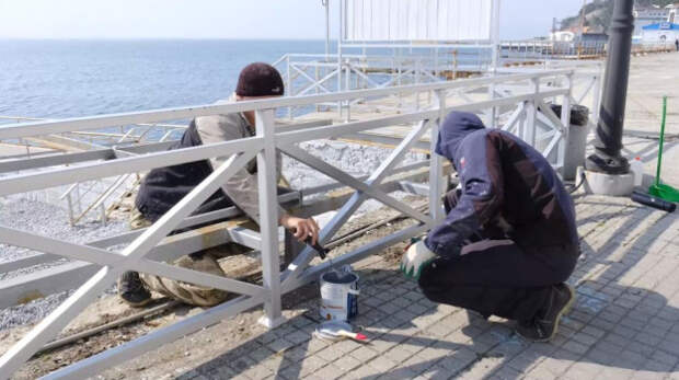 В Ялте начали подготовку пляжей к курортному сезону