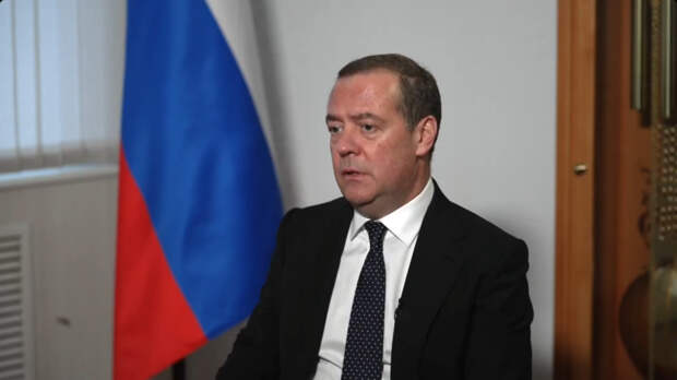 Медведев: в РФ есть перспективные образцы вооружения, о которых пока не говорят