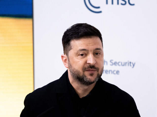 Зеленский пожаловался украинцам на требования к нему России