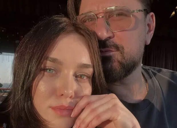 «Я в безопасности»: жена Логинова сменила жилье из-за страха за жизнь